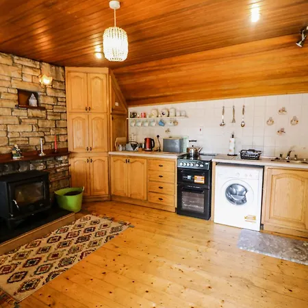 Gullane East Gneeveguilla